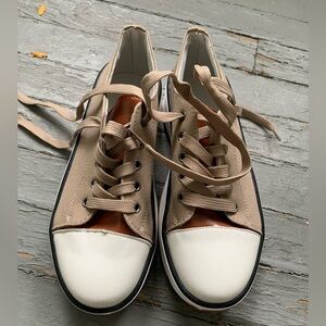 NWOB! Tan and White Canvas Sneakers With 2” Inch Platform Style Size 7 US